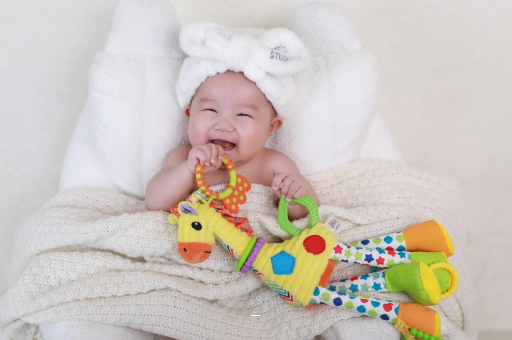 昌邑三个月宝宝正确抱姿